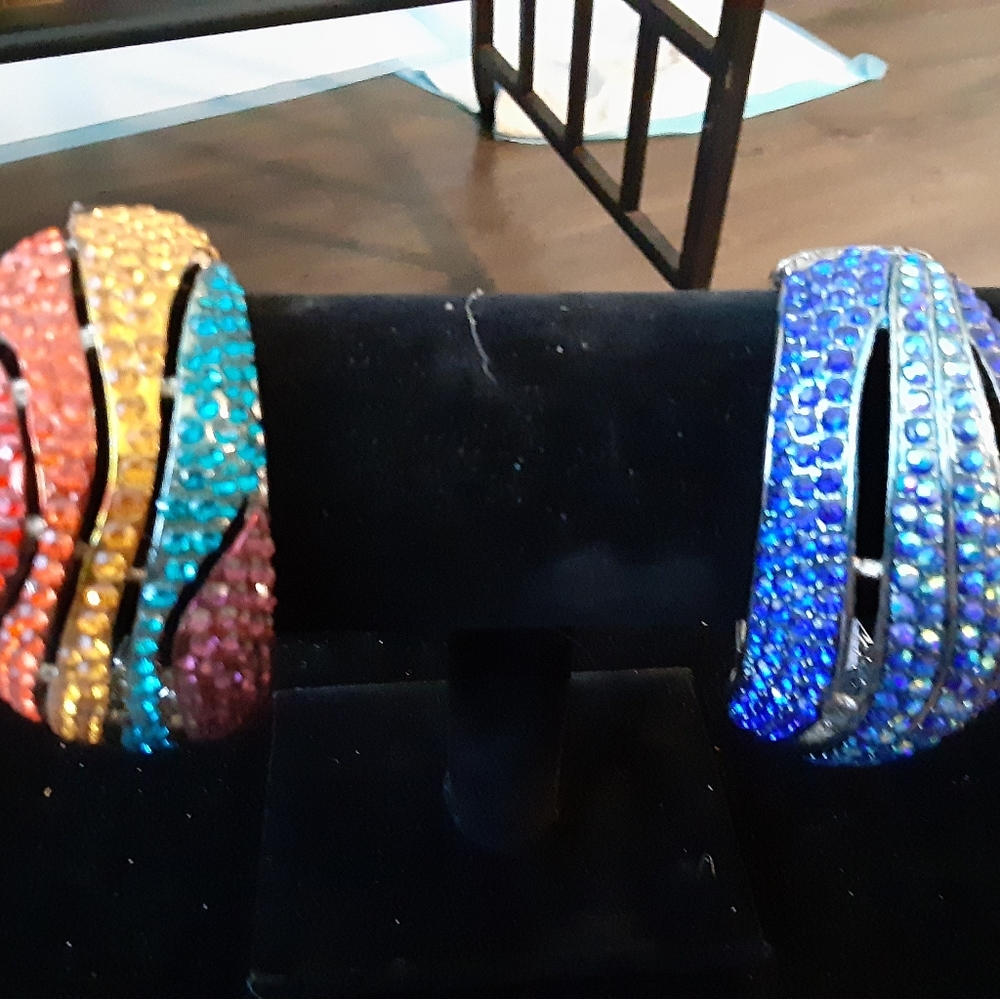 Bracelet - Picture 3 of 9